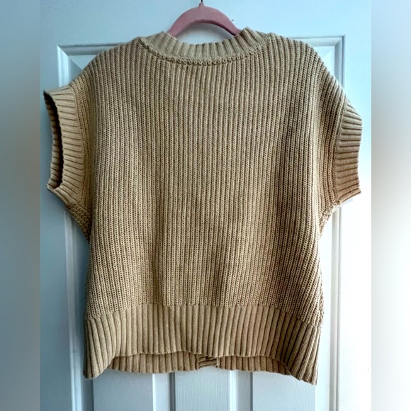 Tommy Hilfiger vest in size Medium - Picture 2 of 4